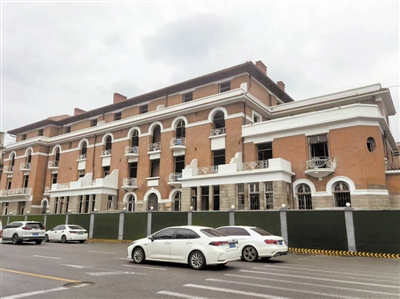 闹市寻踪 倾听每片砖瓦的回声 这些遗迹都是日军侵华的铁证 更是难以磨灭的记忆 闹市寻踪 倾听每片砖瓦的回声 这些遗迹都是日军侵华的铁证 更是难以磨灭的记忆